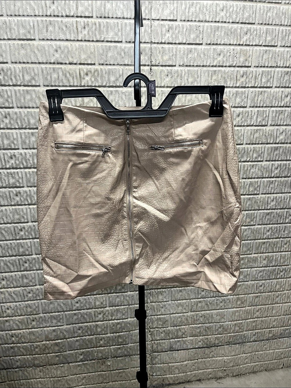 High Waist Shorts in Pink Size Medium Like New